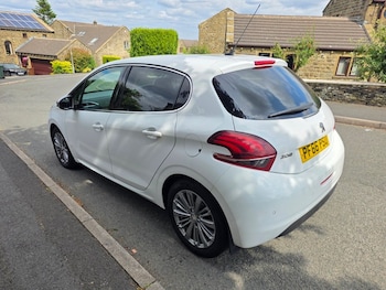 Used Peugeot 208 2016 for sale - 79288377: Photo