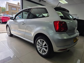 Used Volkswagen Polo 2015 for sale - 79245177: Photo