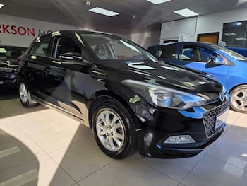 Used Hyundai i20 2017 for sale - 79752103: Photo