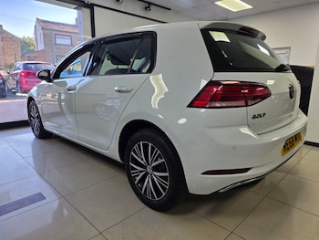 Used Volkswagen Golf 2018 for sale - 79245524: Photo