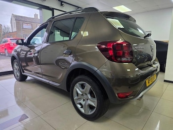 Used Dacia Sandero Stepway 2019 for sale - 79173760: Photo