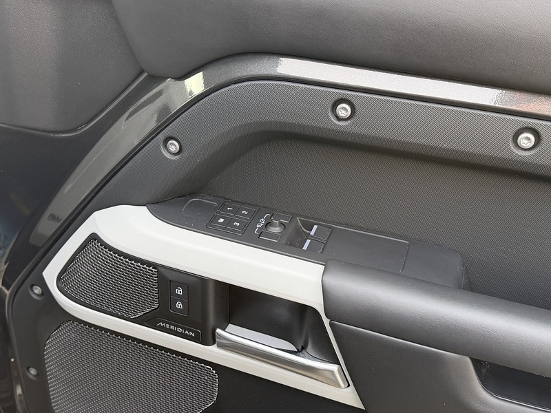 Used Land Rover Defender 2022 for sale - 76748889: Photo 10