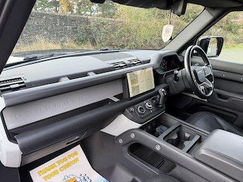 Used Land Rover Defender 2022 for sale - 76748889: Photo