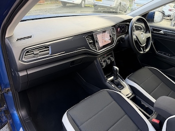 Used Volkswagen T-Roc 2019 for sale - 78177503: Photo