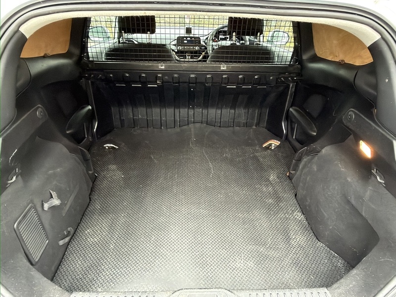 Used Ford Fiesta Van 2019 for sale - 77535588: Photo 15