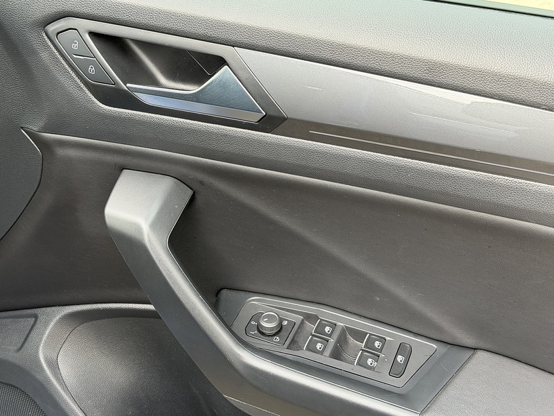 Used Volkswagen T-Roc 2021 for sale - 76182026: Photo 17