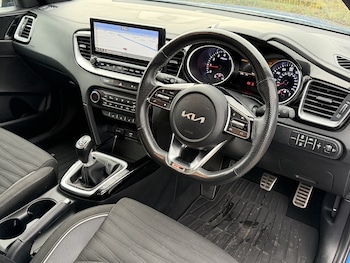 Used Kia Ceed 2023 for sale - 76490271: Photo