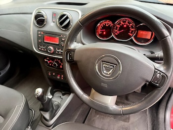 Used Dacia Sandero 2016 for sale - 76438724: Photo