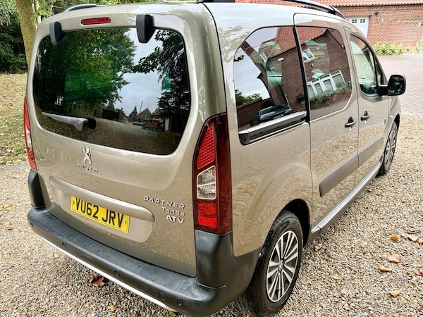 Used Peugeot Partner Tepee 2012 for sale - 75619125: Photo 23