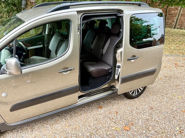 Used Peugeot Partner Tepee 2012 for sale - 75619125: Photo 29