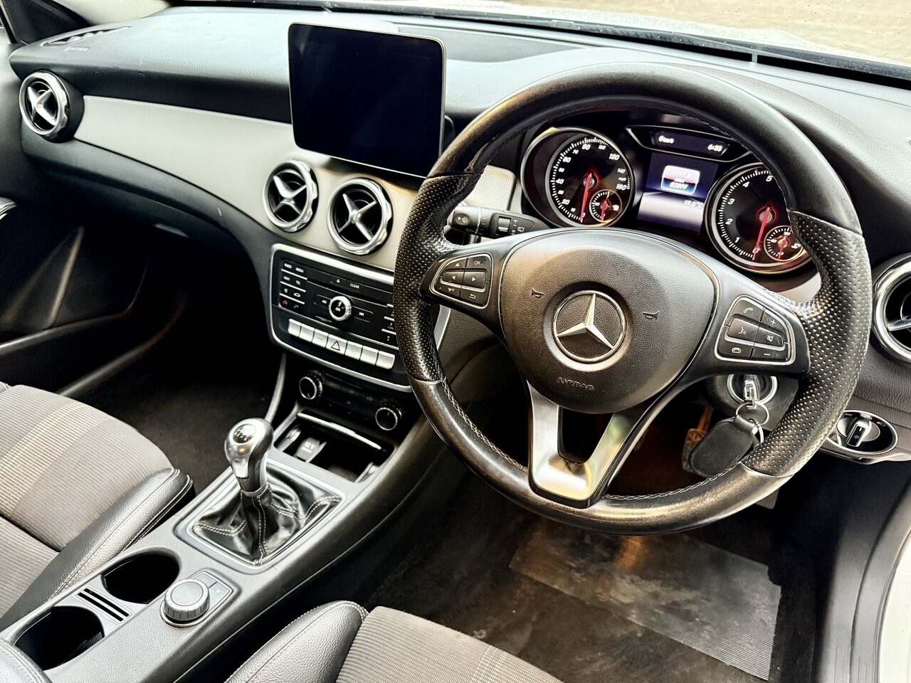 Used Mercedes-Benz GLA 2019 for sale - 76344869: Photo 3