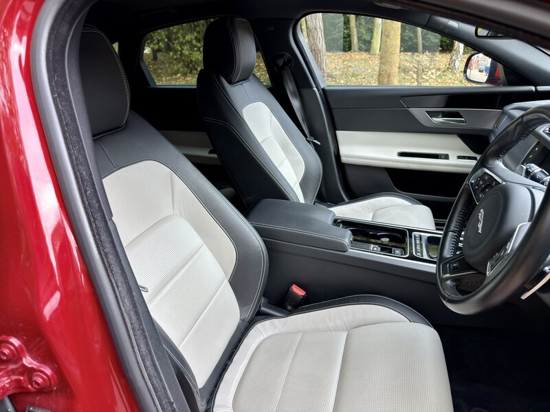 Used Jaguar XF 2018 for sale - 76691655: Photo 27