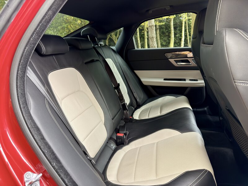 Used Jaguar XF 2018 for sale - 76691655: Photo 31