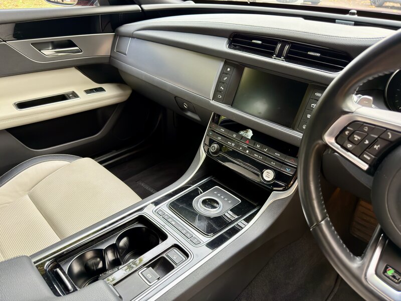 Used Jaguar XF 2018 for sale - 76691655: Photo 33