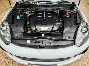 Used Porsche Cayenne 2015 for sale - 75619126: Photo
