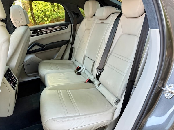 Used Porsche Cayenne 2019 for sale - 76184794: Photo 40