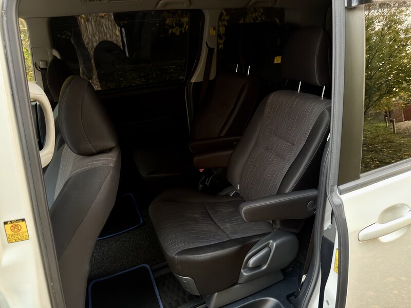 Used Toyota Voxy 2022 for sale - 76590245: Photo 22