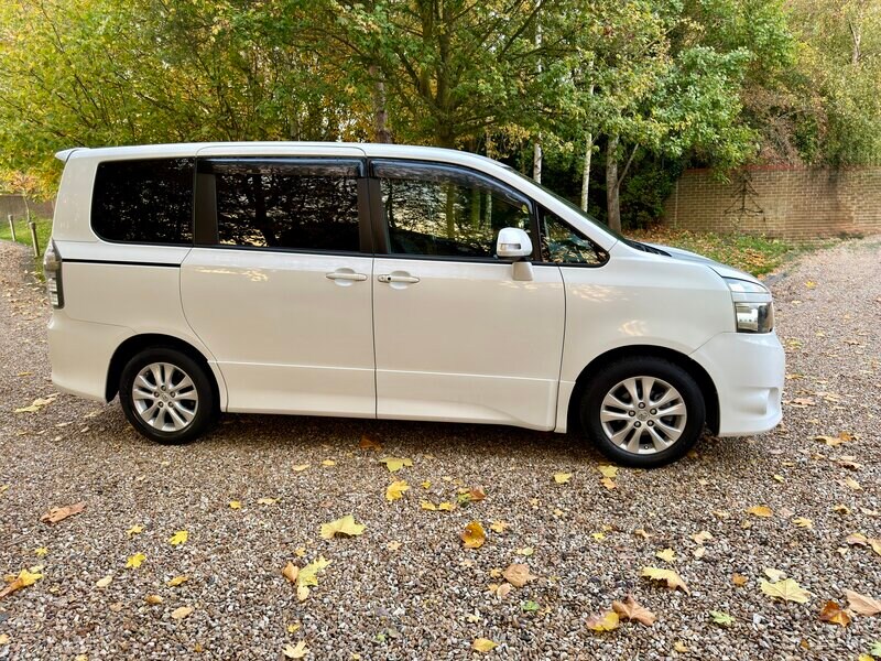 Used Toyota Voxy 2022 for sale - 76590245: Photo 25