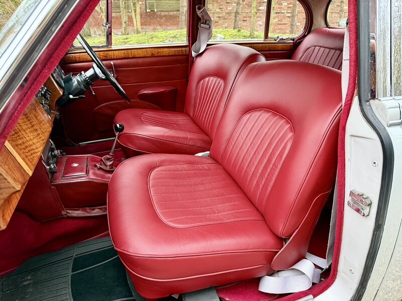 Used Jaguar Mark II 1966 for sale - 77368301: Photo 2