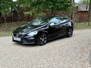 2016 - 2.0 V40 R-Design D2 5dr