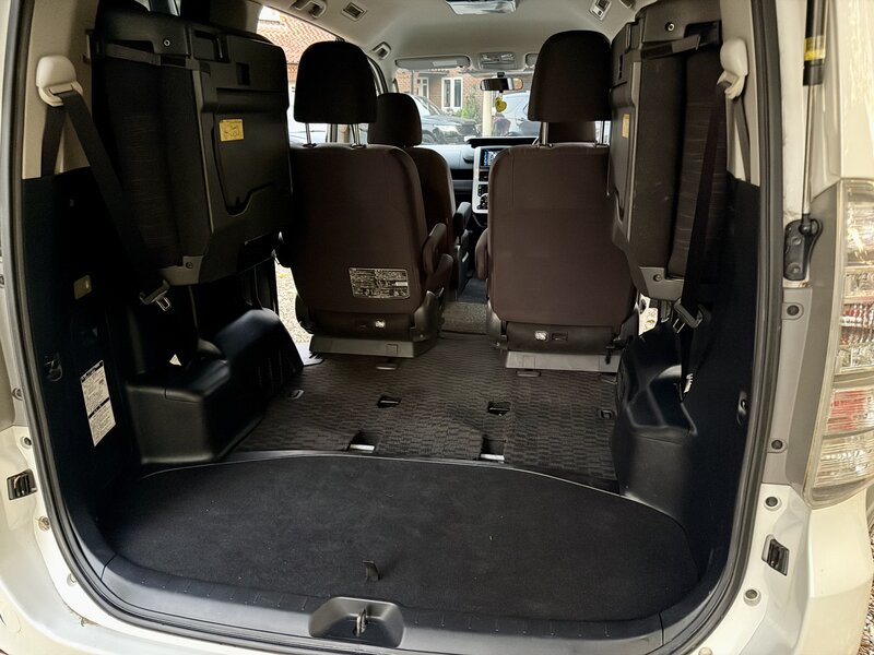 Used Toyota Voxy 2022 for sale - 76410412: Photo 21