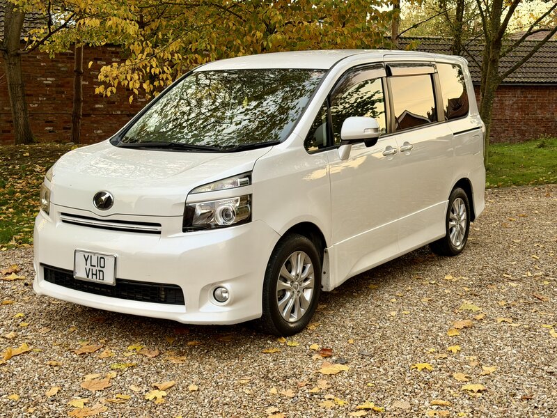Used Toyota Voxy 2022 for sale - 76410412: Photo 28