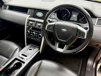 Used Land Rover Discovery Sport 2018 for sale - 78624504: Photo