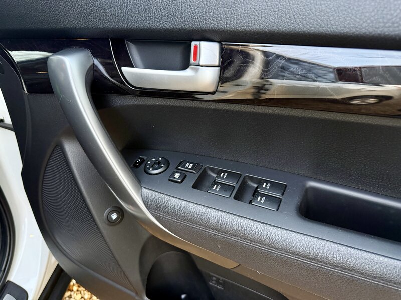 Used Kia Sorento 2014 for sale - 77031636: Photo 17