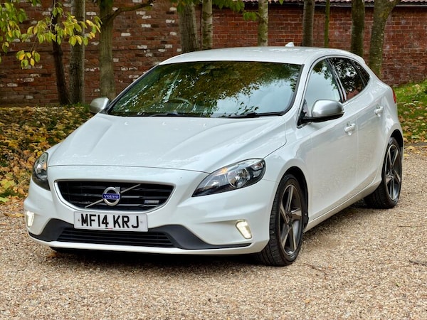 Used Volvo V40 2014 for sale - 76317045: Photo 1