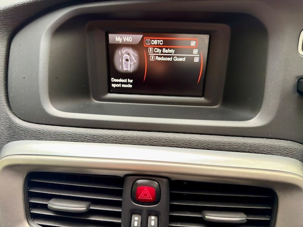 Used Volvo V40 2014 for sale - 76317045: Photo 23