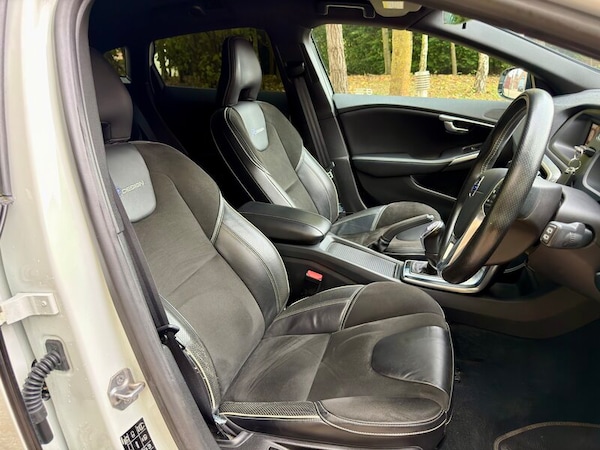 Used Volvo V40 2014 for sale - 76317045: Photo 31