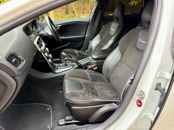 Used Volvo V40 2014 for sale - 76317045: Photo 5