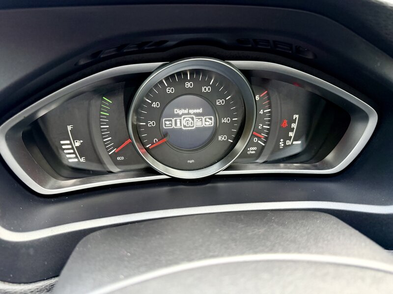 Used Volvo V40 2013 for sale - 77582586: Photo 11