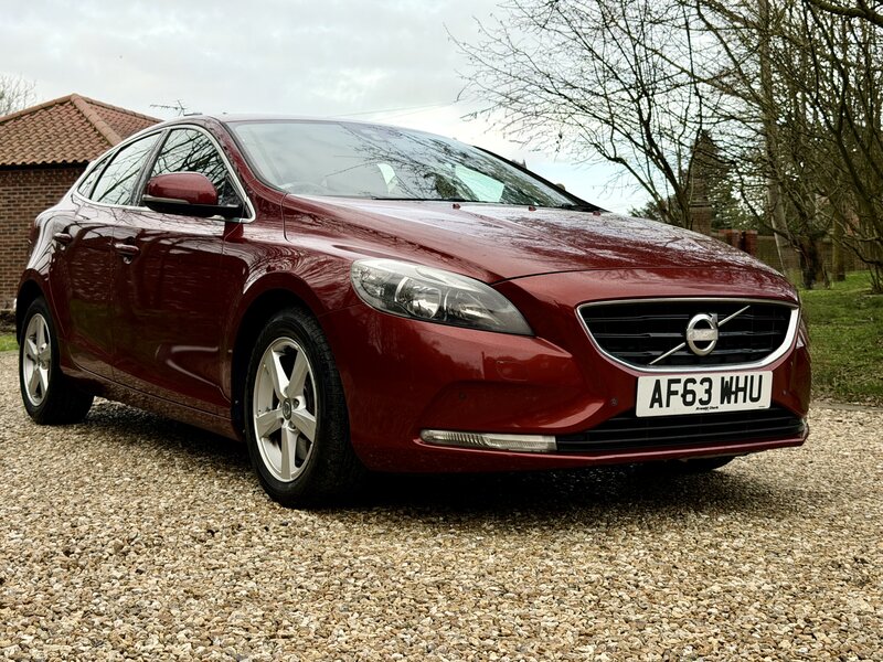 Used Volvo V40 2013 for sale - 77582586: Photo 2