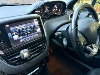 Used Peugeot 2008 2015 for sale - 75660471: Photo