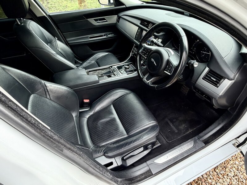 Used Jaguar XF 2018 for sale - 77638211: Photo 12