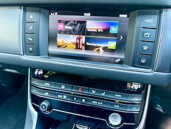 Used Jaguar XF 2017 for sale - 75584994: Photo