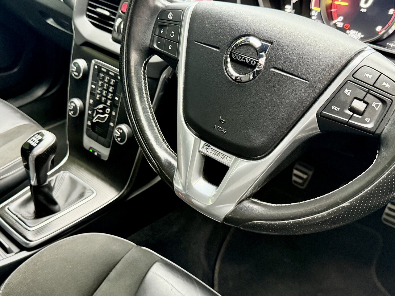 Used Volvo V40 2016 for sale - 76098099: Photo 11