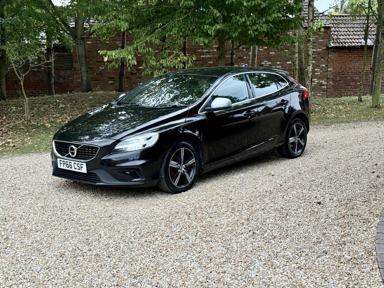 Used Volvo V40 2016 for sale - 76098099: Photo 15