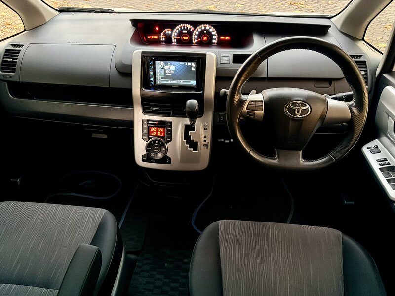 Used Toyota Voxy 2022 for sale - 76691662: Photo 20