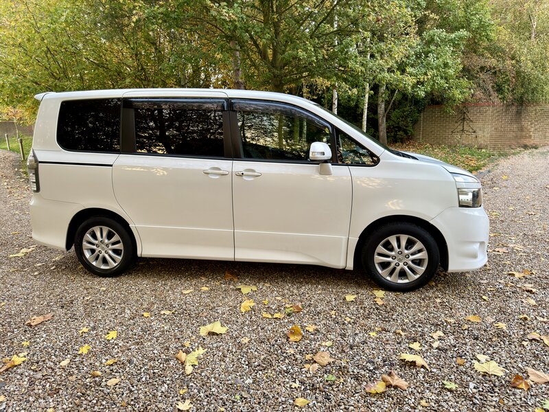 Used Toyota Voxy 2022 for sale - 76691662: Photo 8