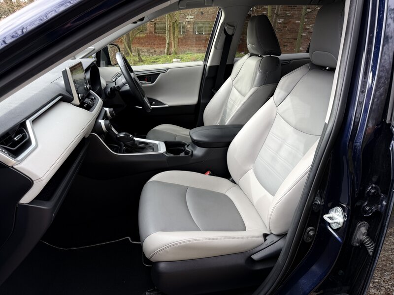 Used Toyota RAV4 2019 for sale - 78137095: Photo 10