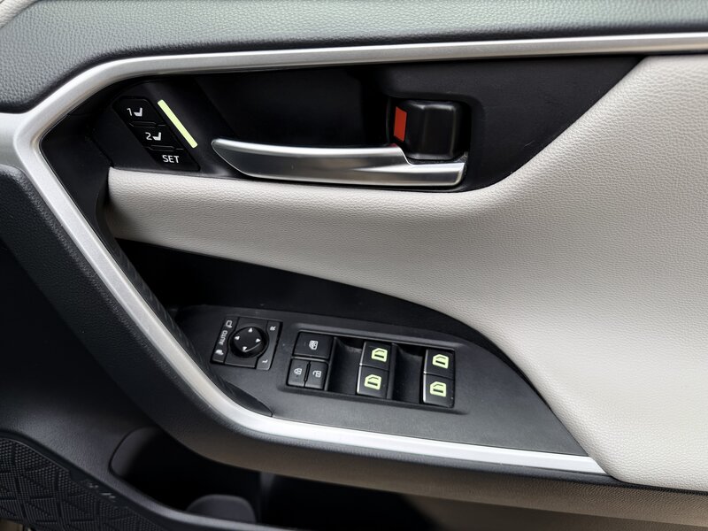 Used Toyota RAV4 2019 for sale - 78137095: Photo 8