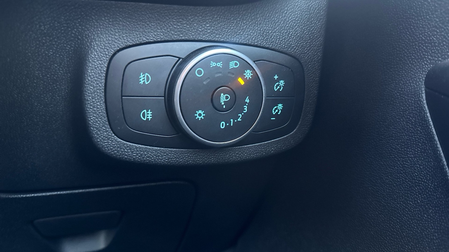 Used Ford Fiesta 2019 for sale - 77167923: Photo 32