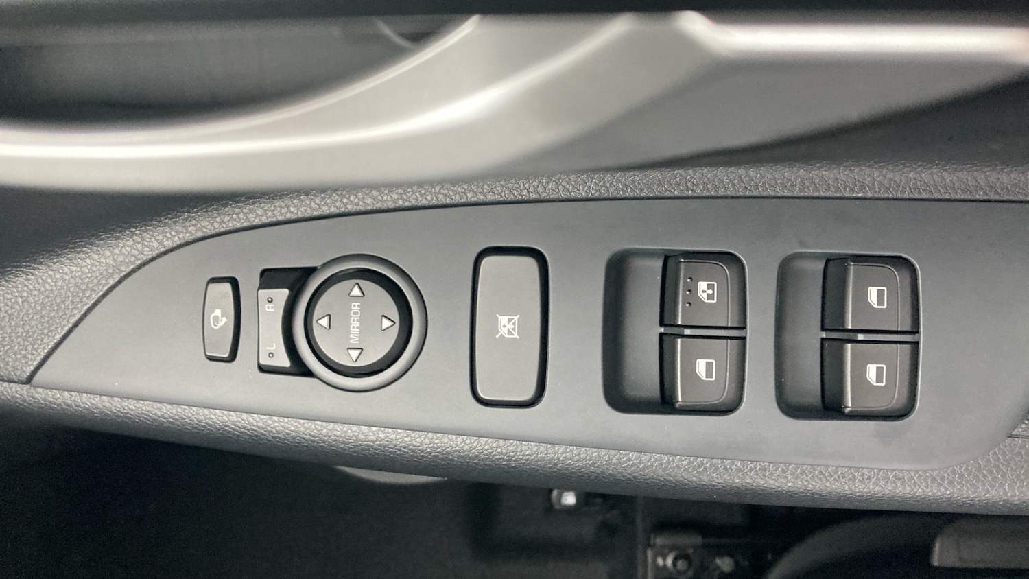 Used Kia Stonic 2025 for sale - 76193800: Photo 25