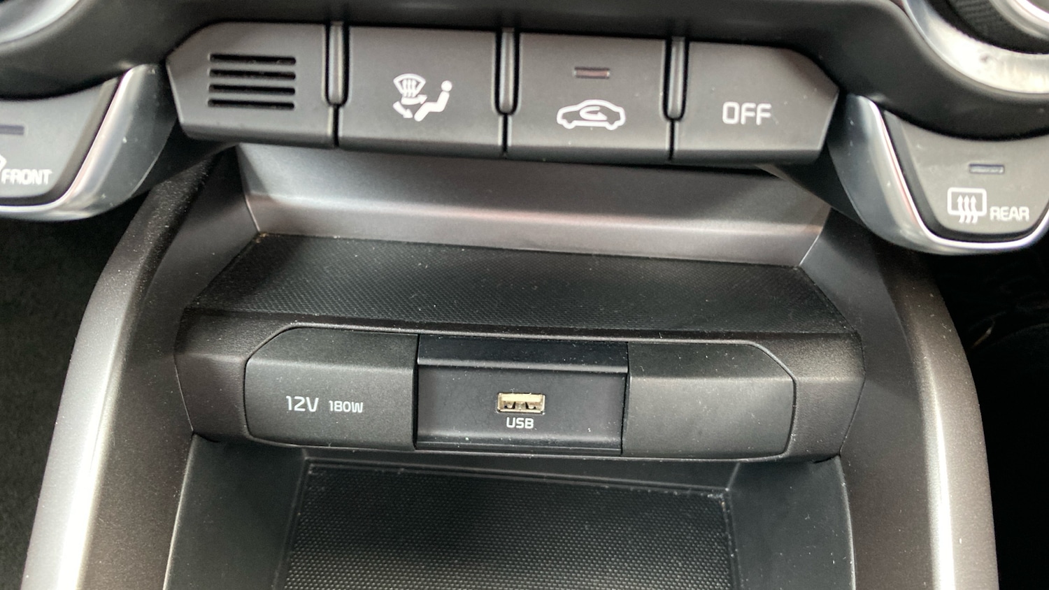 Used Kia Stonic 2021 for sale - 77951374: Photo 37