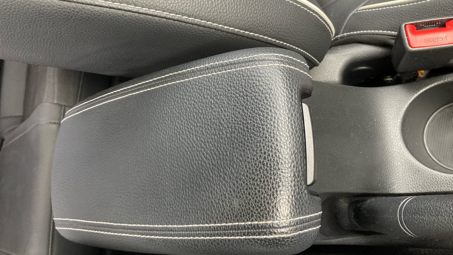 Used Kia Stonic 2021 for sale - 77951374: Photo 40