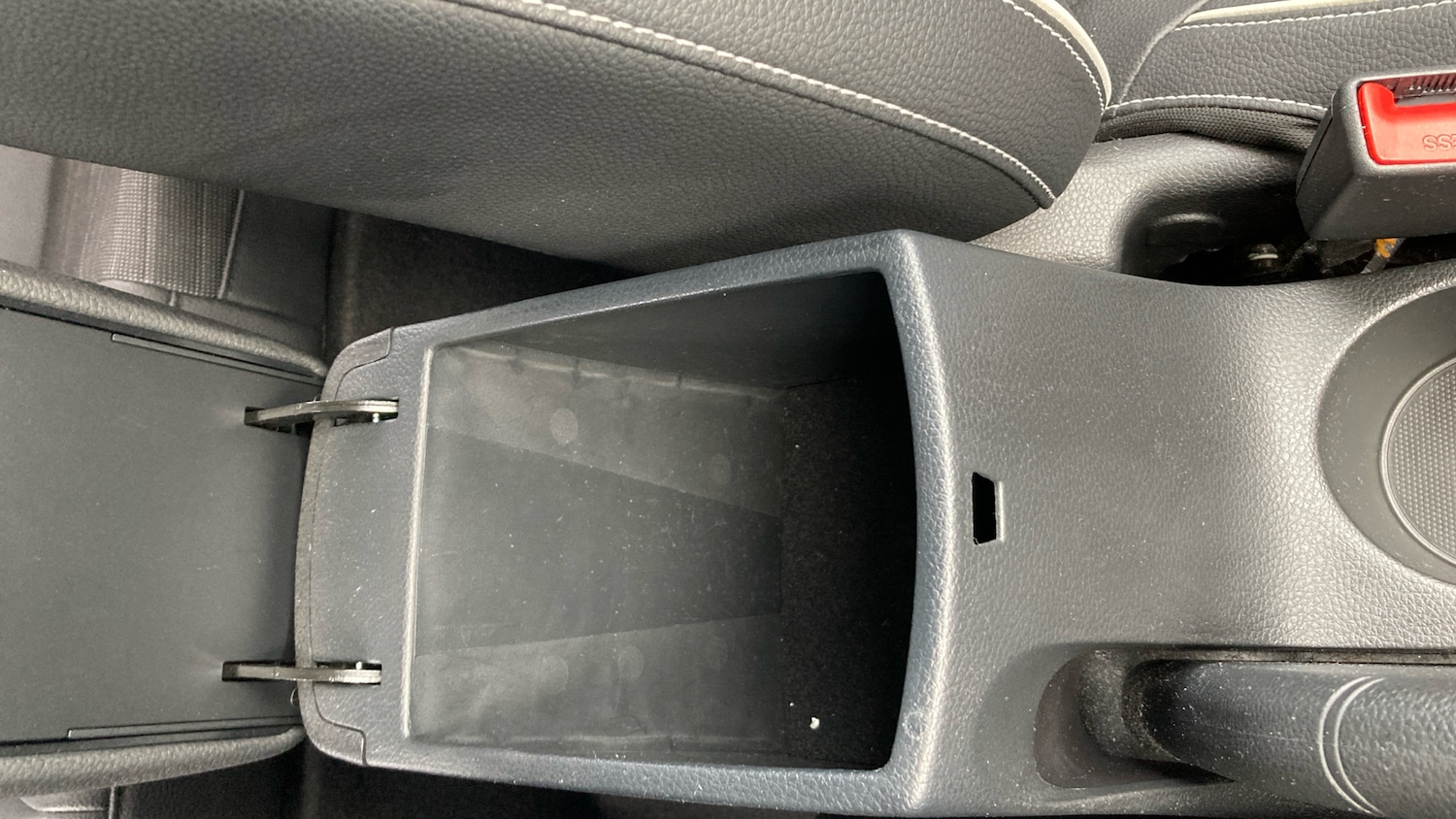 Used Kia Stonic 2021 for sale - 77951374: Photo 41