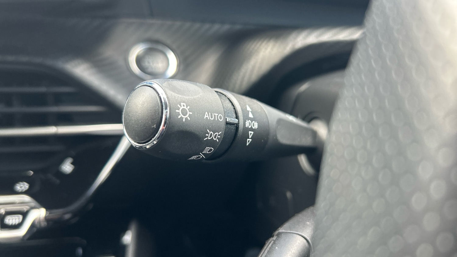 Used Peugeot 2008 2022 for sale - 76918776: Photo 28