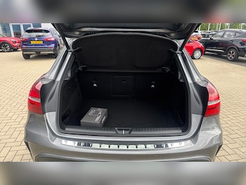 Used Mercedes-Benz GLA 2020 for sale - 79456698: Photo
